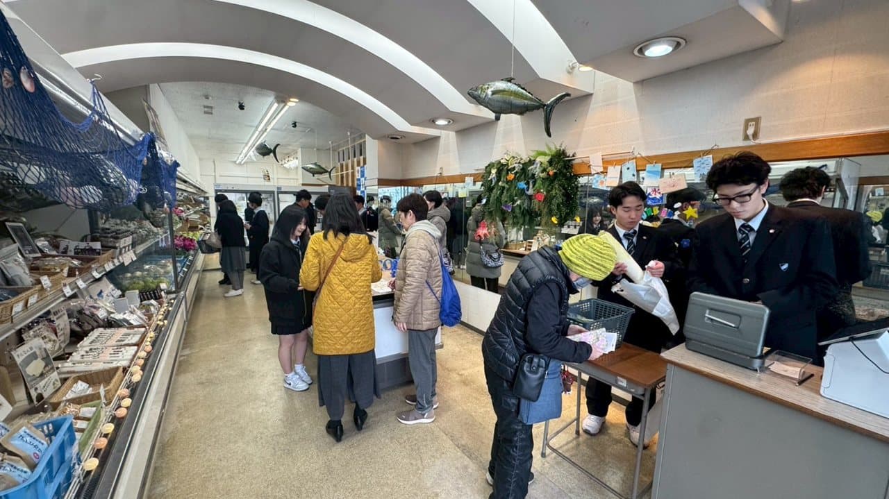 生徒が運営するお店「HIMIco-bridge」の店内